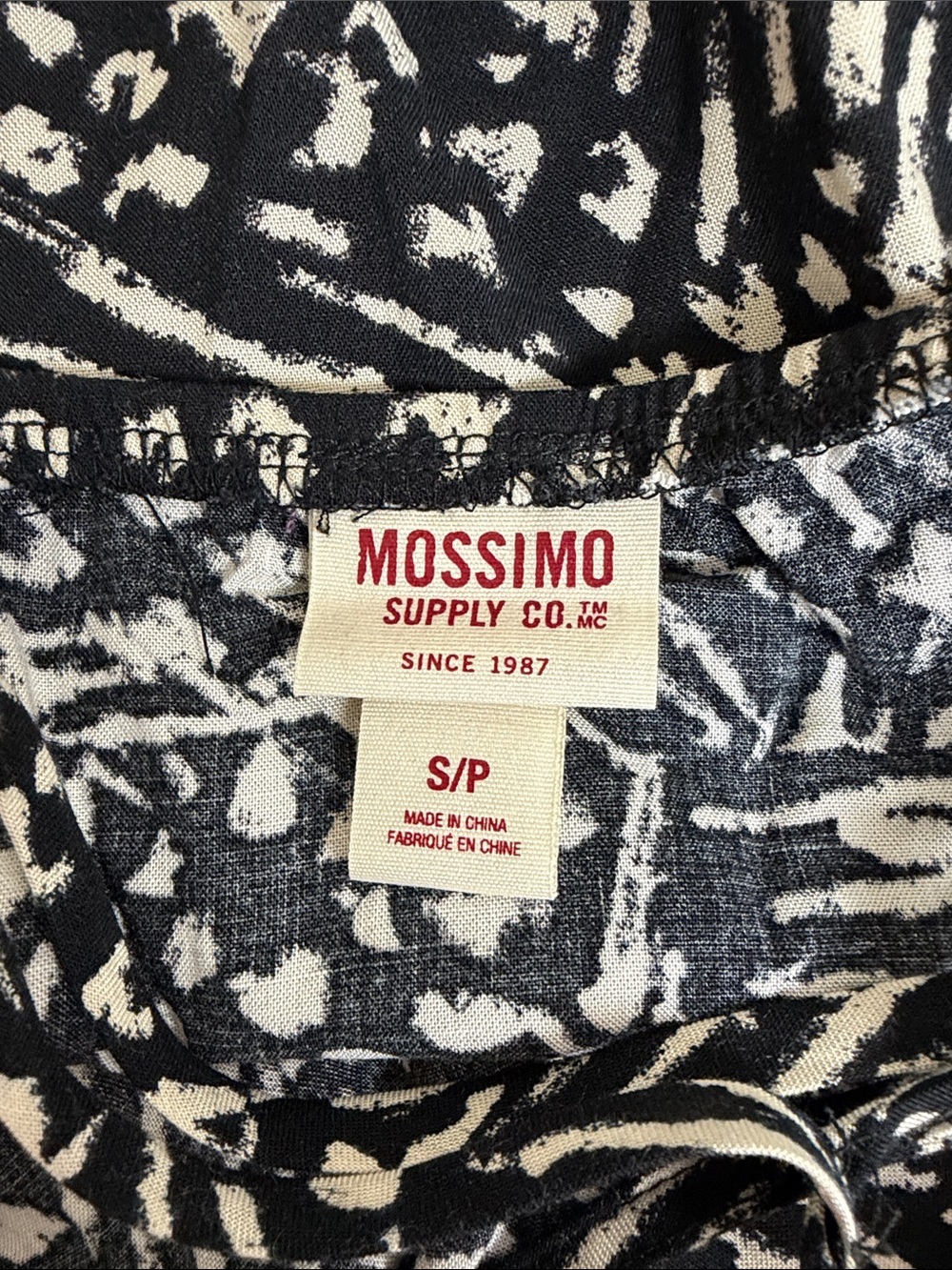 Mossimo Supply Co. Black and Cream Printed Lace-Hem Tank Top - Picture 4 of 5